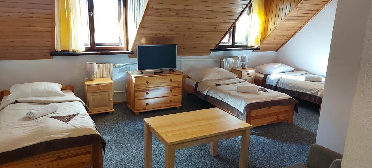 Pan Dom Pracy Tworczej W Wierzbie Wierzba Exteriör bild
