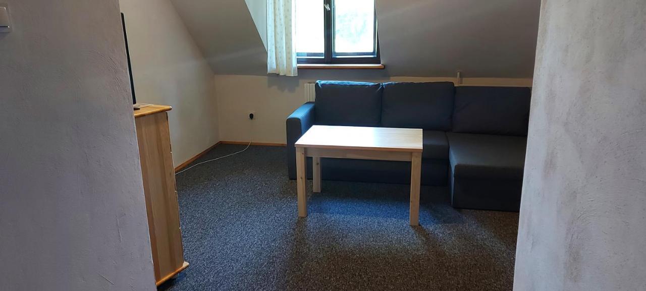 Pan Dom Pracy Tworczej W Wierzbie Wierzba Exteriör bild